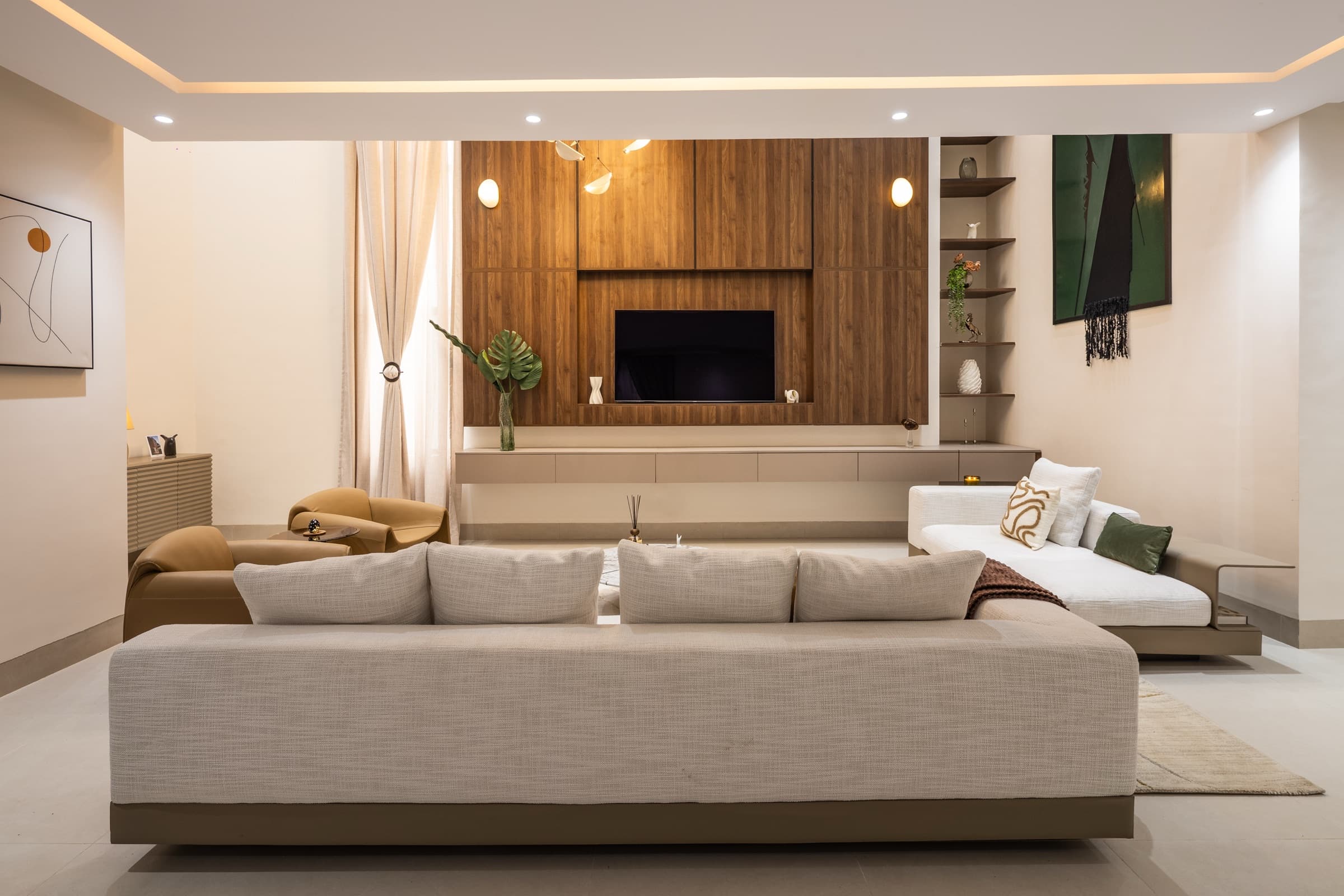 A warm, elegant Sudi living room